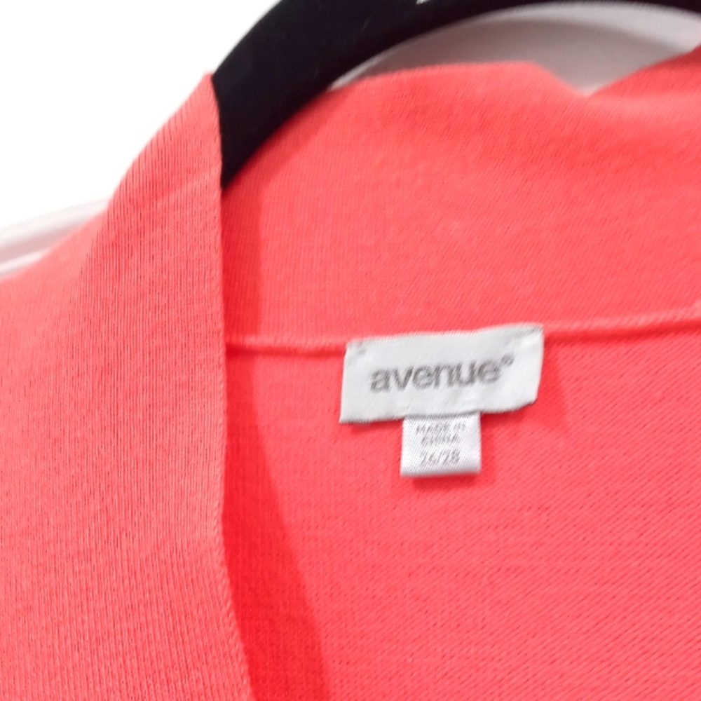 Avenue plus size 26/28 short sleeve cardigan